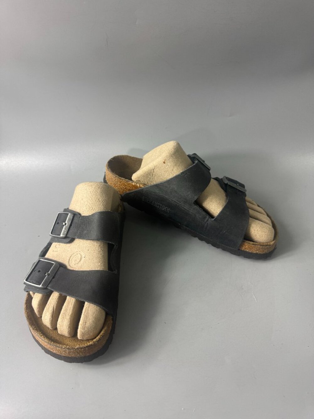 Birkenstock Arizona Oiled Leather in Black, Size 36